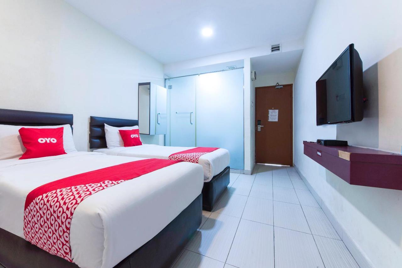 Super Oyo 90385 H3 Hotel Yong Peng Kültér fotó