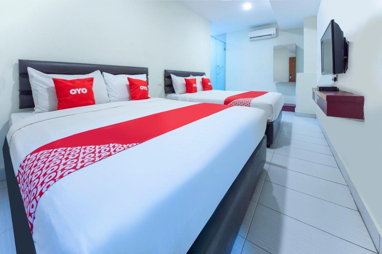 Super Oyo 90385 H3 Hotel Yong Peng Kültér fotó