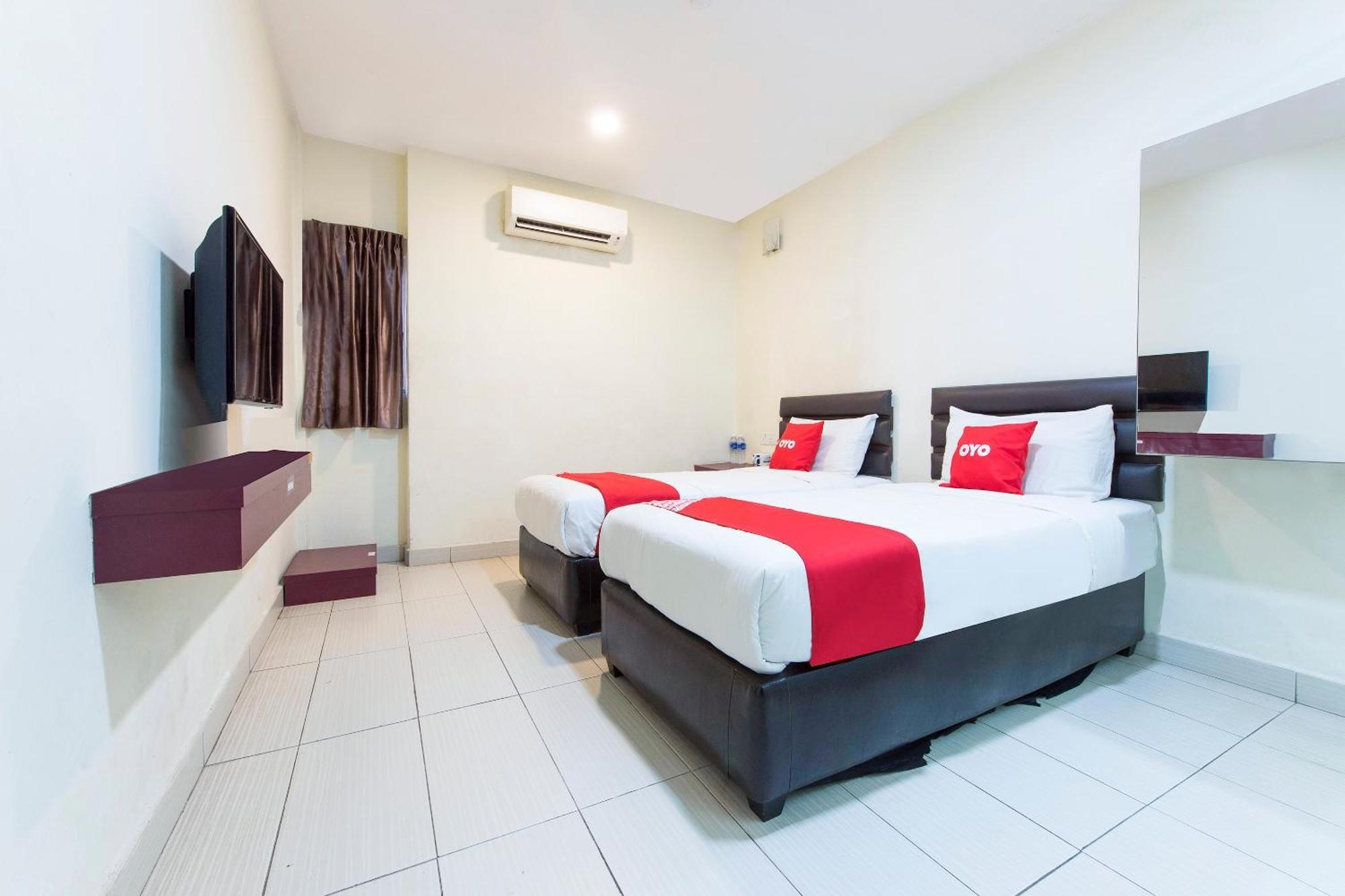 Super Oyo 90385 H3 Hotel Yong Peng Kültér fotó
