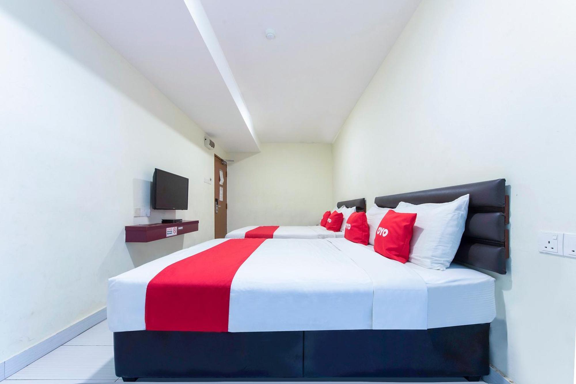 Super Oyo 90385 H3 Hotel Yong Peng Kültér fotó